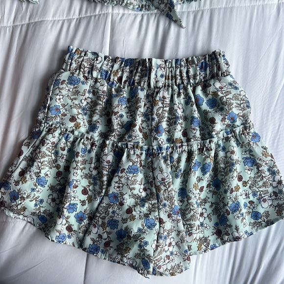 Floral Set - Picture 2 of 3